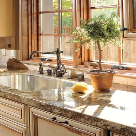 Bellinzoni B-Refresh Top Gentle Cleaner for Kitchen and Bathroom Countertops 750 mL - side view